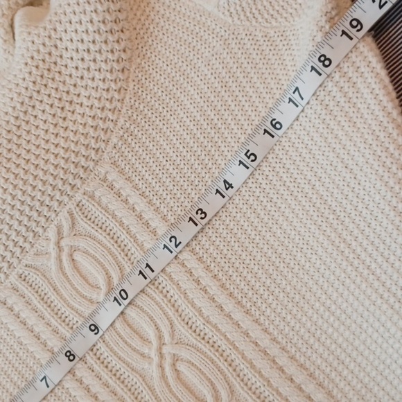 💙🌺Cozy White Cable Knit Sweater With Cowl Neck - Picture 9 of 11